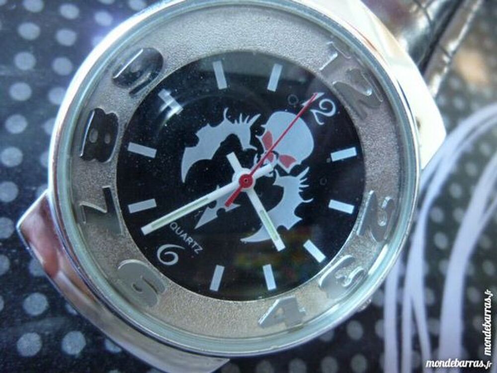 LOOT PUNK ROCK montre UNISEXE DIV0344 Bijoux et montres