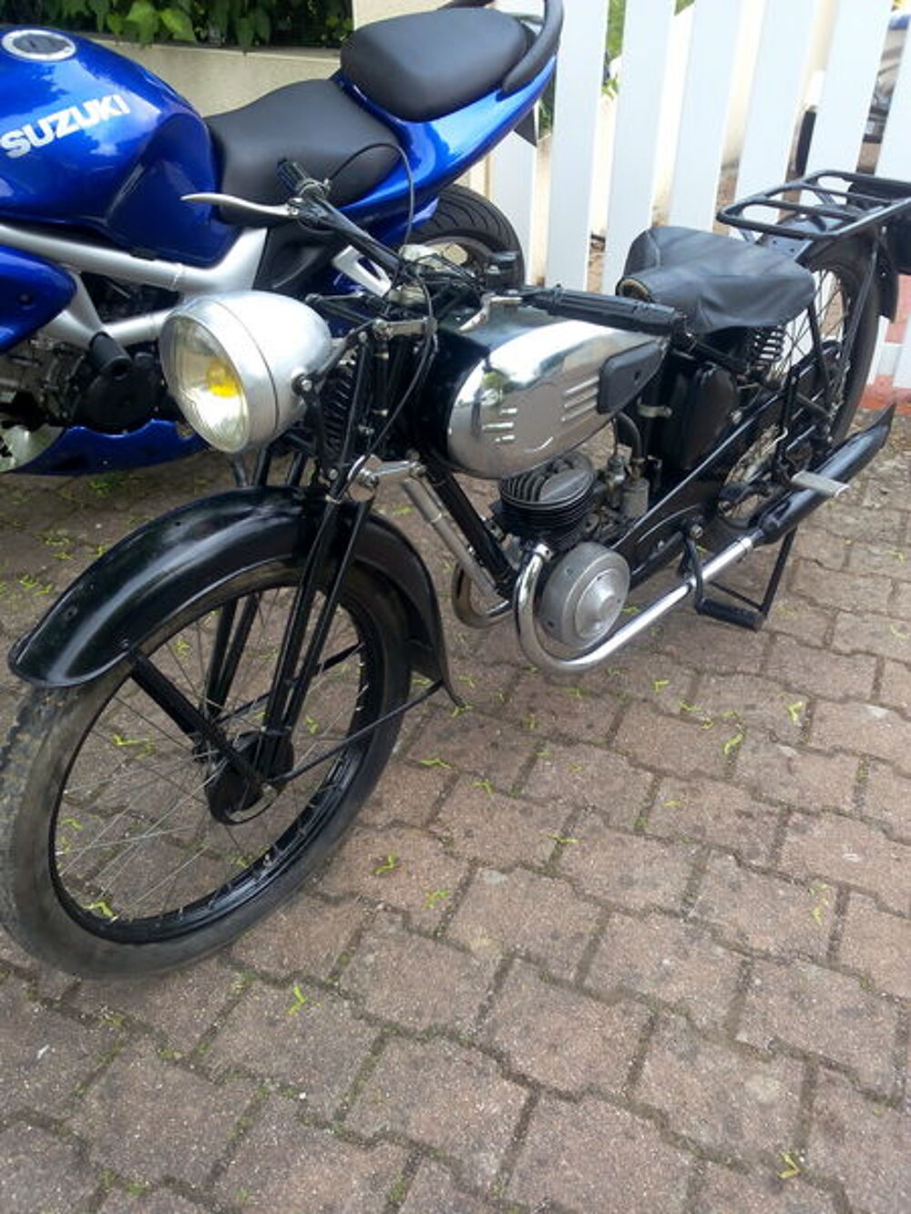 recherche moto des ann&eacute;es 80 a restaurer, et flipper de bar. Bricolage