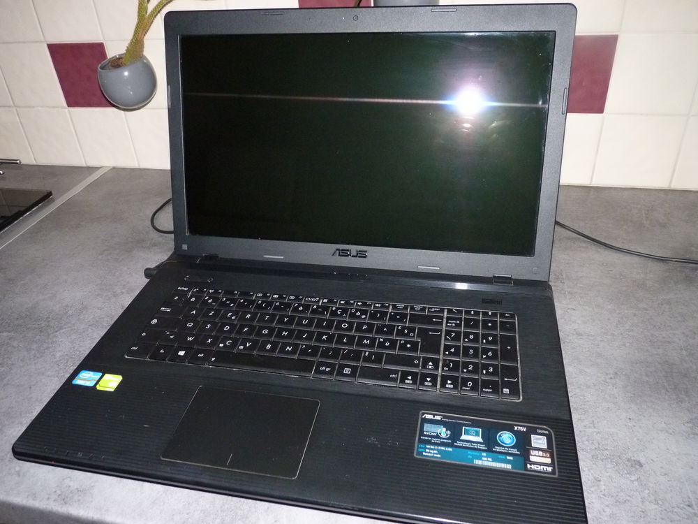  pc portable ASUS PARFAIT ETAT PEU SERVI SSD SAMSUNG PRO 256 Matériel informatique