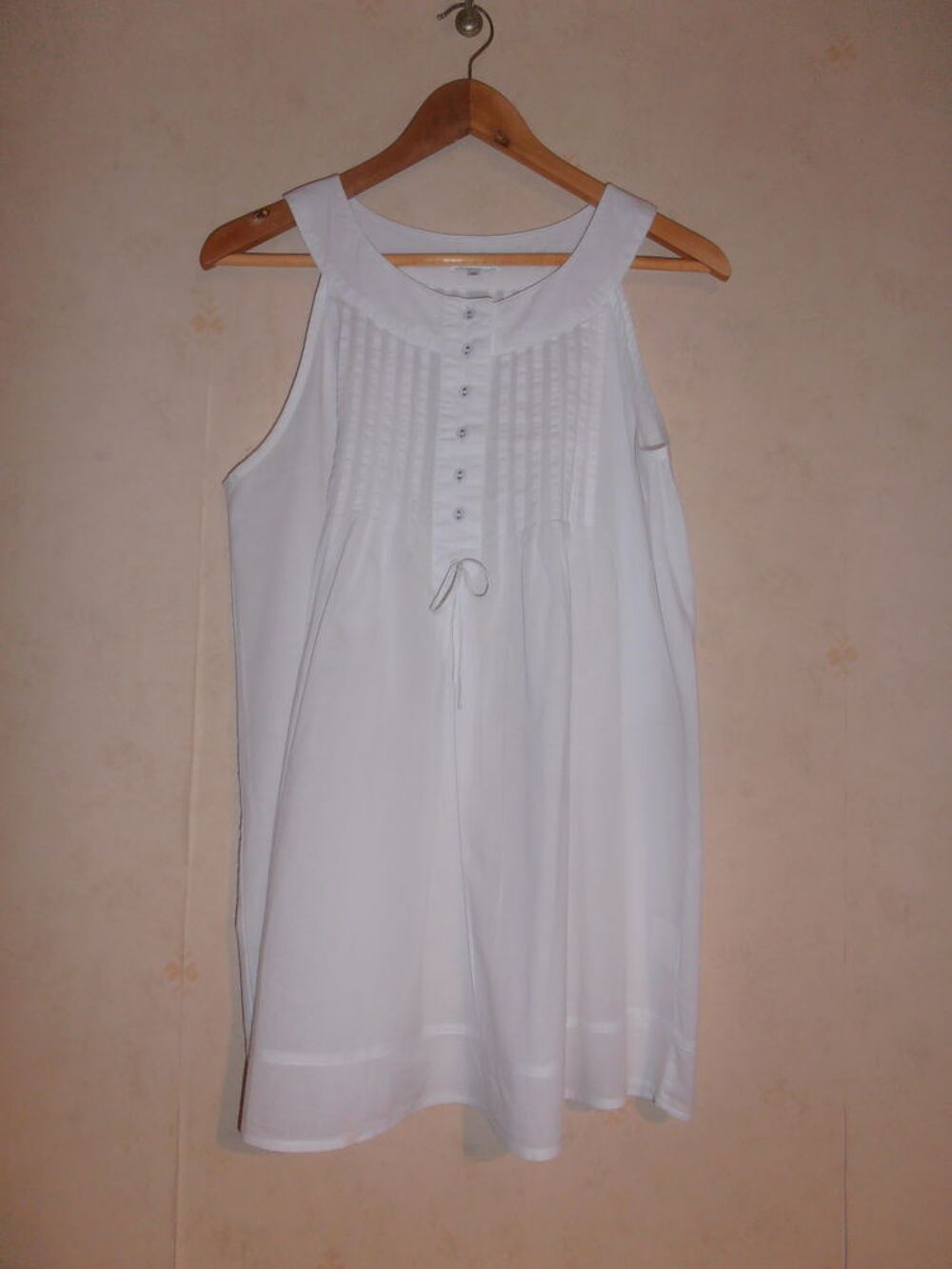 Tunique jolie encolure (80) Vêtements
