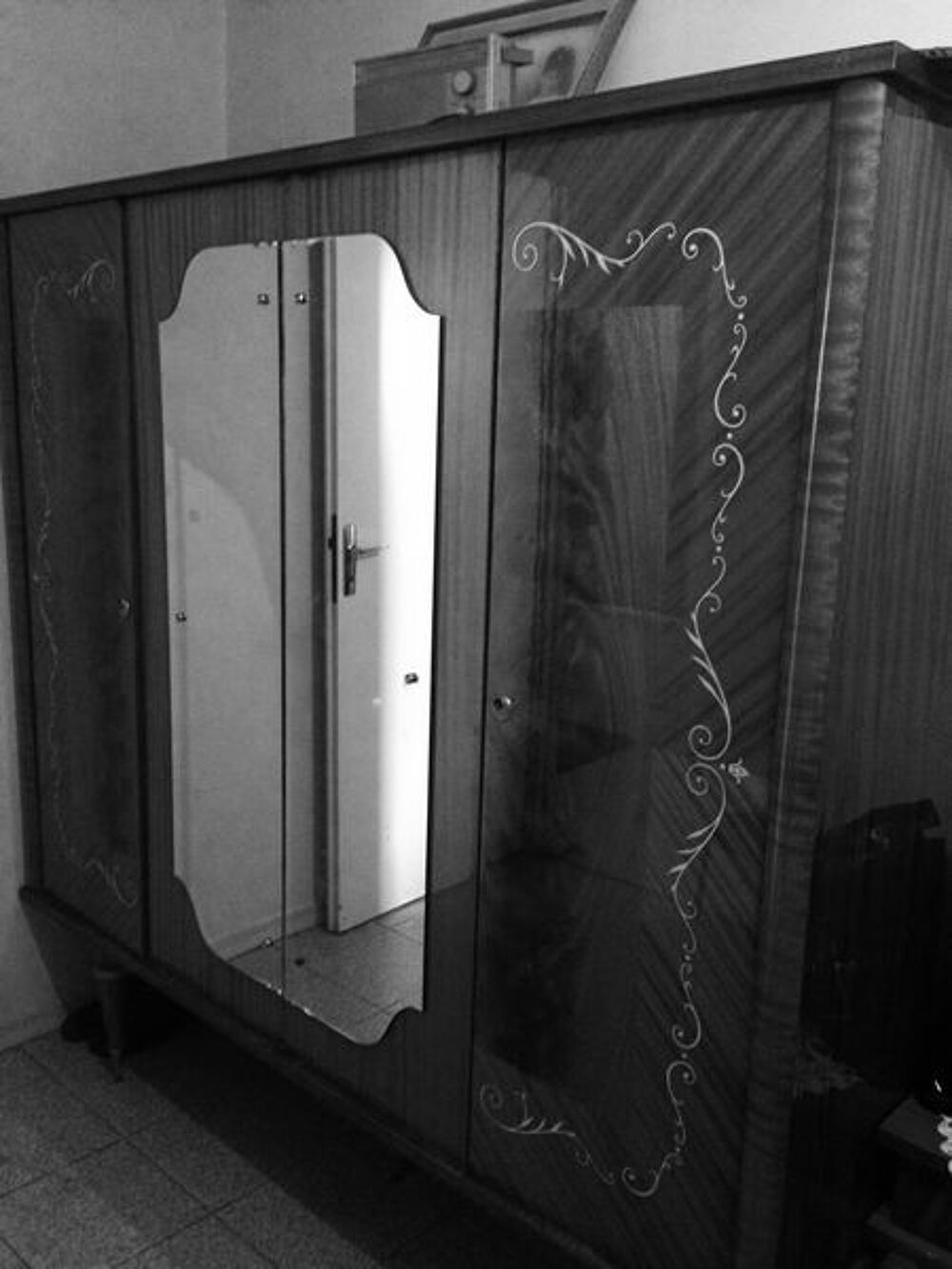 ARMOIRE VINTAGE Meubles