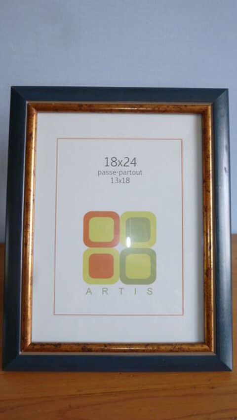 CADRE PHOTO bleu/or vieilli � poser 18x24 10 Doussard (74)