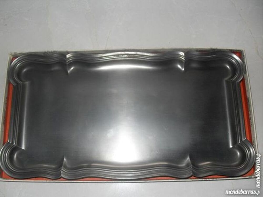 plat en &eacute;tain d'art Décoration