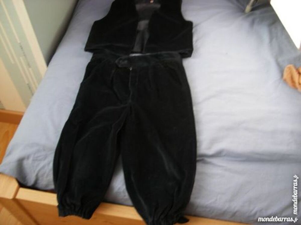 ensemble gar&ccedil;on 6 ans velours bleu marine . Vêtements enfants