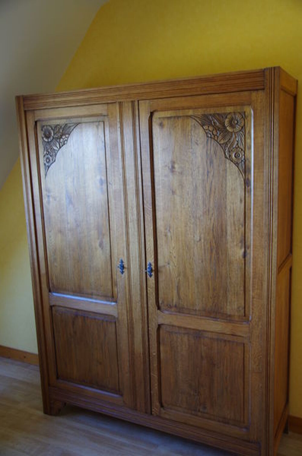 Armoire en ch&acirc;taignier massif Meubles