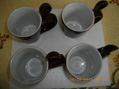 TASSES MARRON +  PETITES CUILLERES ASSORTIES 10 Perros-Guirec (22)