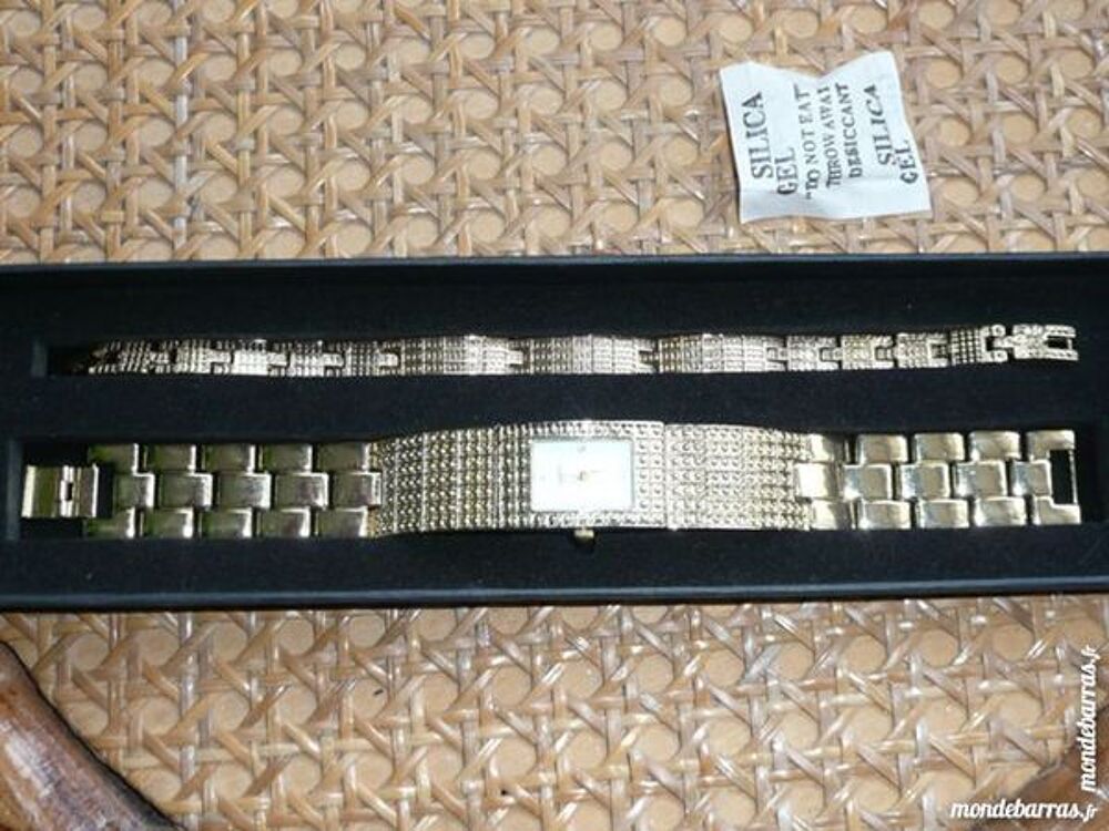Jolie parure plaqu&eacute; or montre quartz &amp; bracelet Bijoux et montres