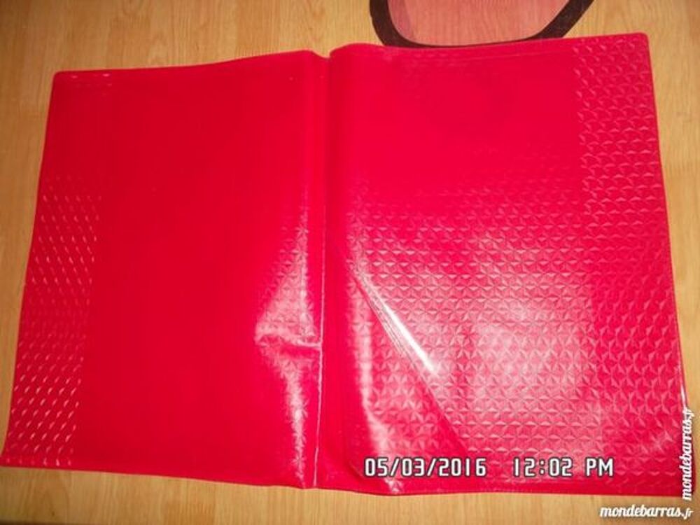 prot&egrave;ge cahier rouge OXFORD Livres et BD