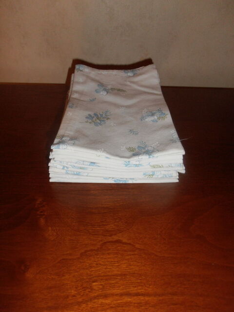 Lot de 12 serviettes fleuries (79) 24 Tours (37)
