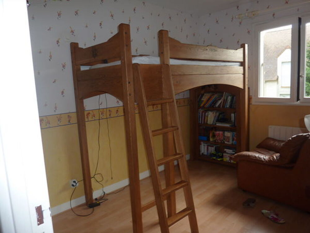 LIT MEZZANINE EN CH&Ecirc;NE MASSIF Mobilier enfants
