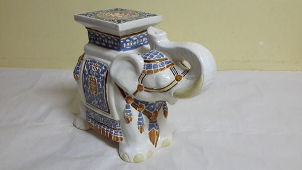 CADEAU ELEPHANT CERAMIQUE Décoration