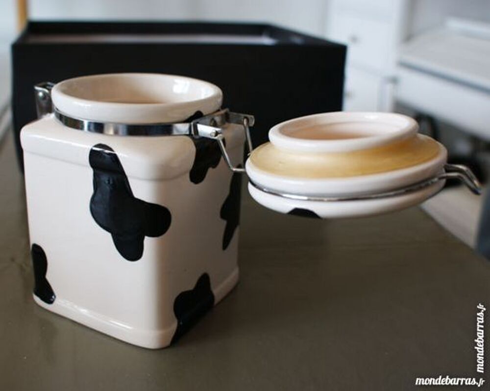 Pot herm&eacute;tique vache en porcelaine Cuisine