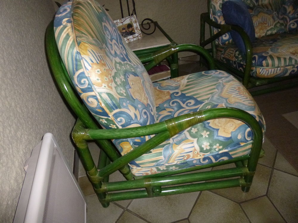 canap&eacute; fixe + 2 fauteuils assortis Meubles