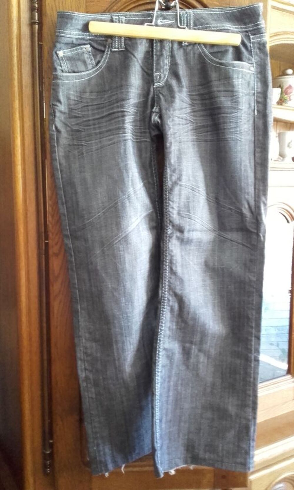 Pantalon jean gris bleut&eacute; Vtements