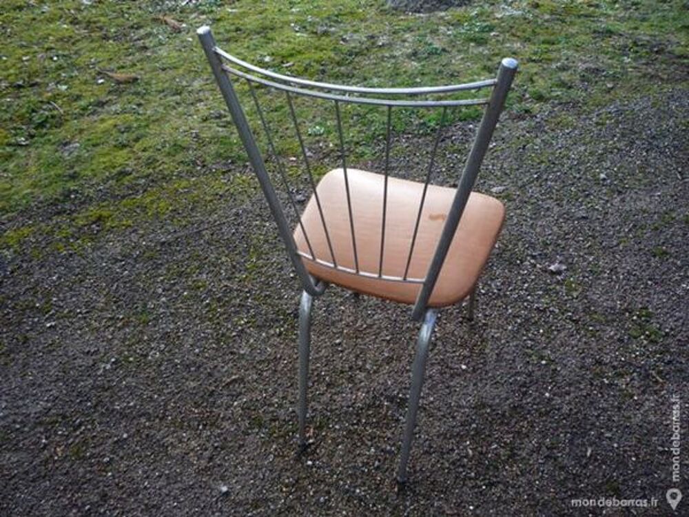 Chaise vintage dessus ska&iuml; Meubles
