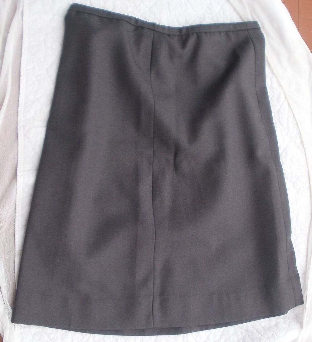 JUPE Taille 46/48 Gris fonc&eacute; Vêtements