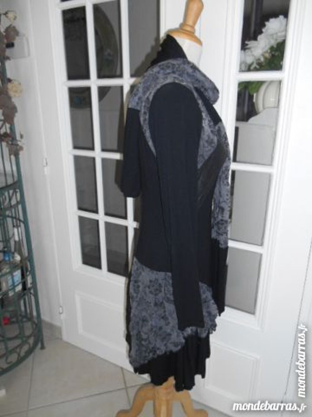 "ROBE NOIRE et GRISE "" WE LOVE"" T=M/L" Vêtements