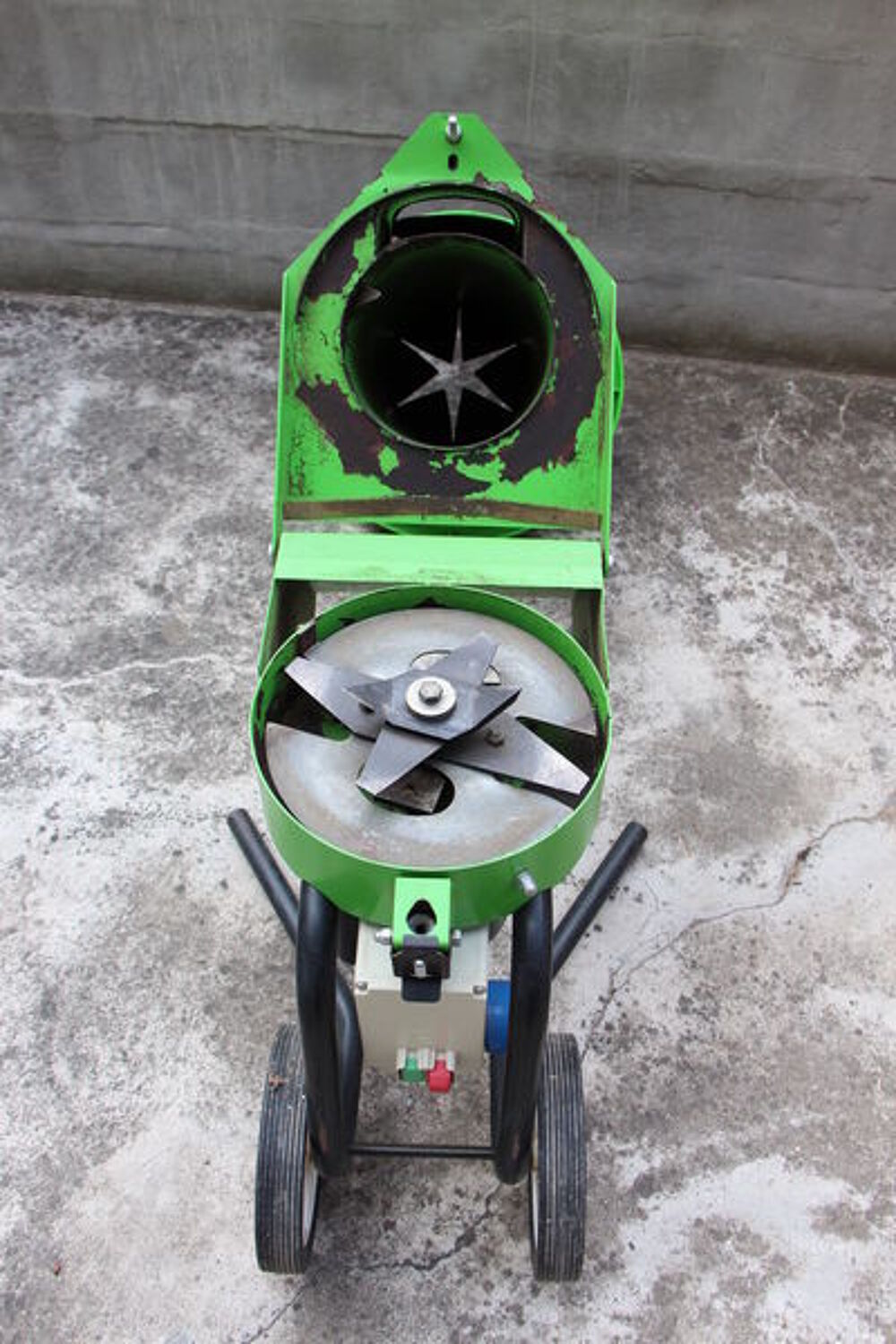 broyeur v&eacute;g&eacute;taux VIKING AE 2180 Bricolage