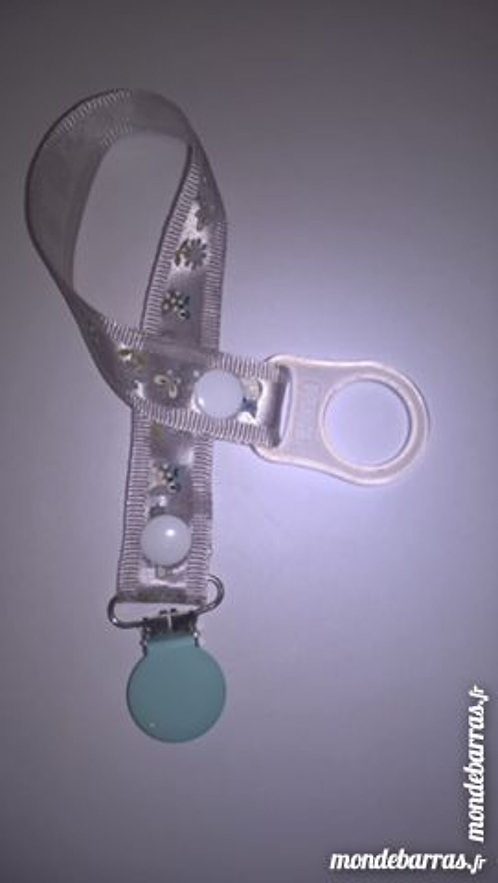 attache t&eacute;tine b&eacute;b&eacute; Puériculture