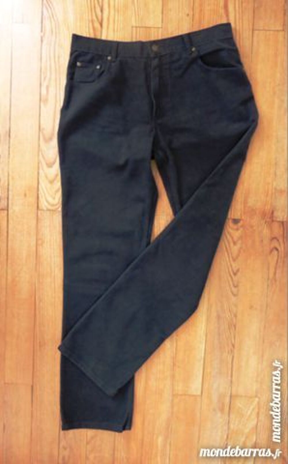 JEAN NOIR NEUF T42 Vtements