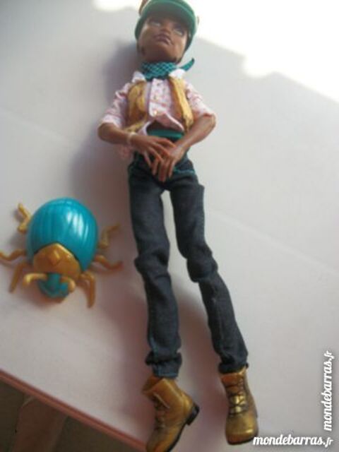 Poupe Monster Hight 8 Poitiers (86)