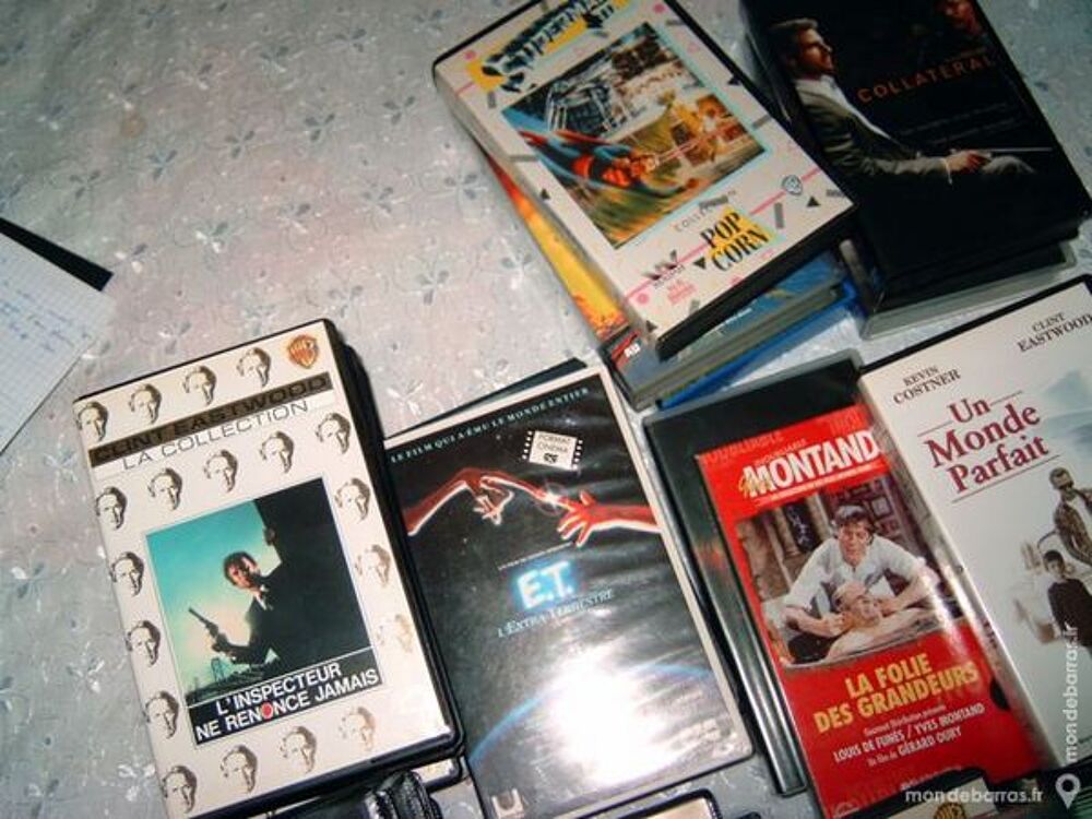 Lot de VHS DVD et blu-ray