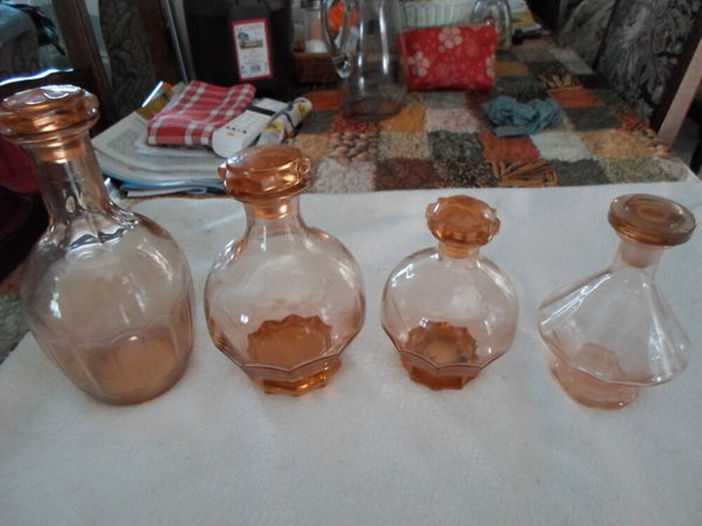 lot de 5 carafe/carafon ancien en verre rose Décoration