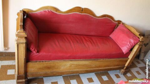 CANAPE ANCIEN ASSISE ET DOSSIER ROUGE TBE 120 Pusey (70)