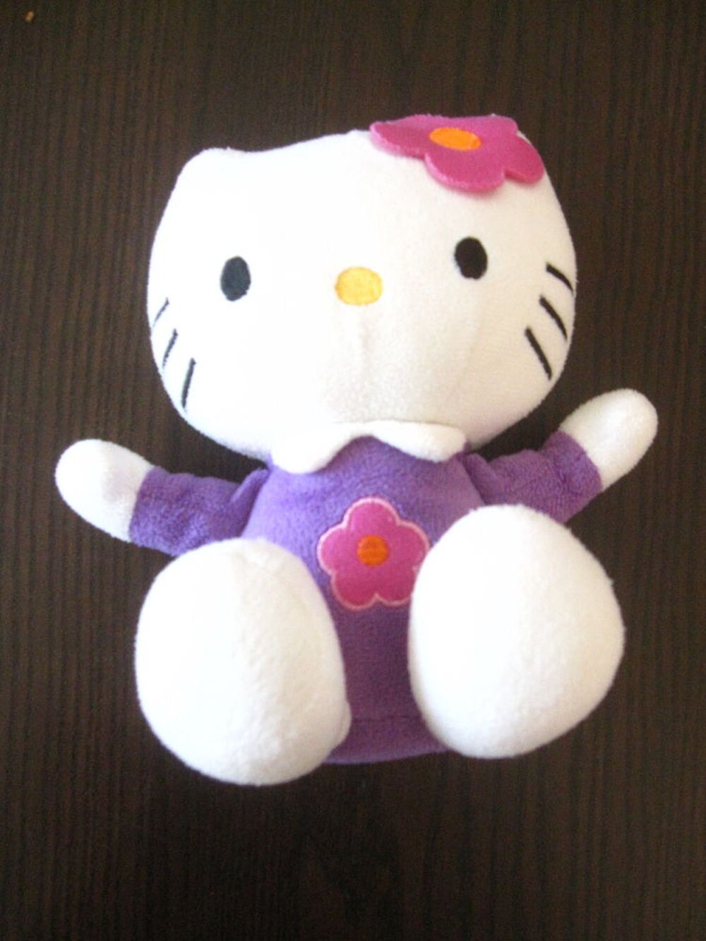 Peluche hello kitty assise mauve 15cm Jeux / jouets