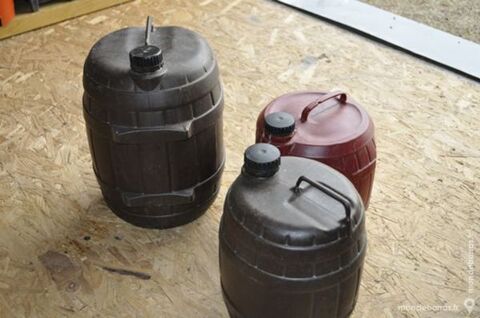 Lot de trois fts  vin 10 Perreuil (71)