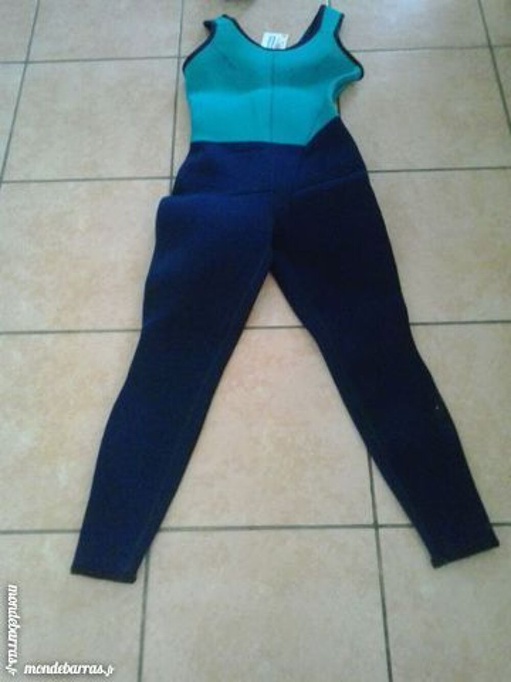 Tenue de plong&eacute;e femme neuve Sports