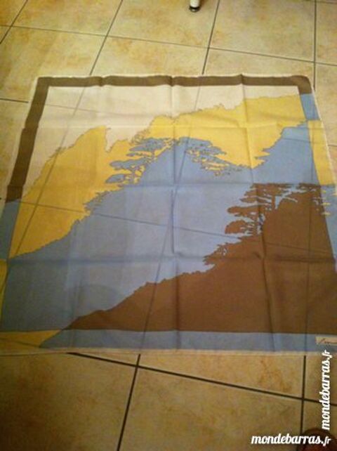 carr, foulard LEONARDI 5 Saint-Vallier (71)