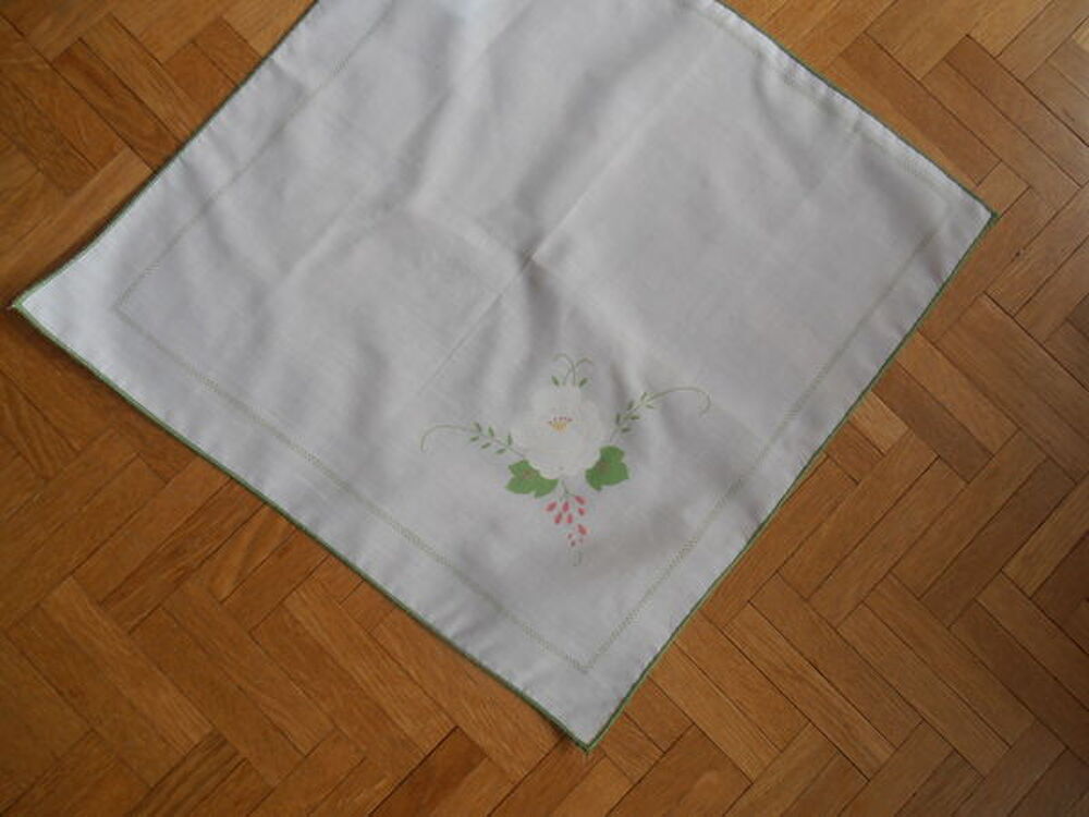 2 Serviettes motif fleuri (79) Cuisine
