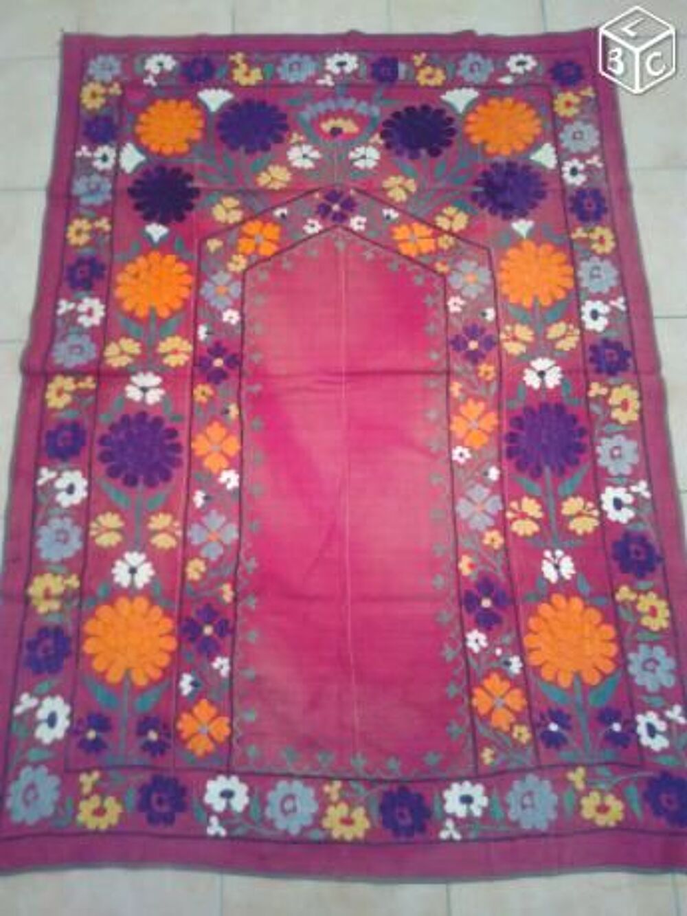 
Tapis artisanal de pri&egrave;re
Décoration
