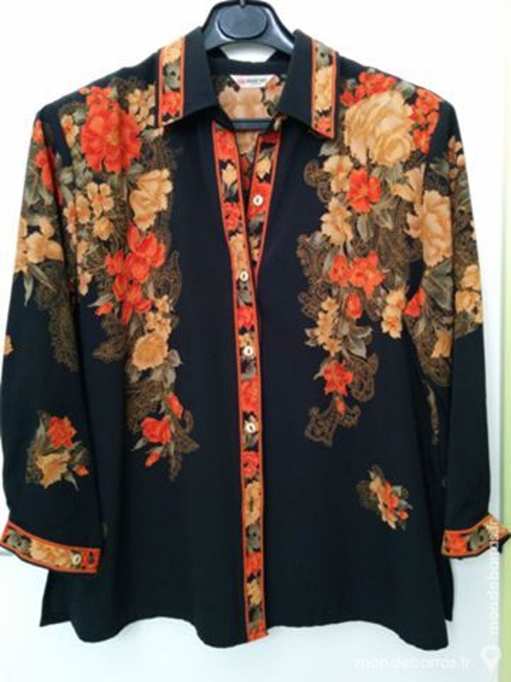Tunique noire motif floral Vêtements
