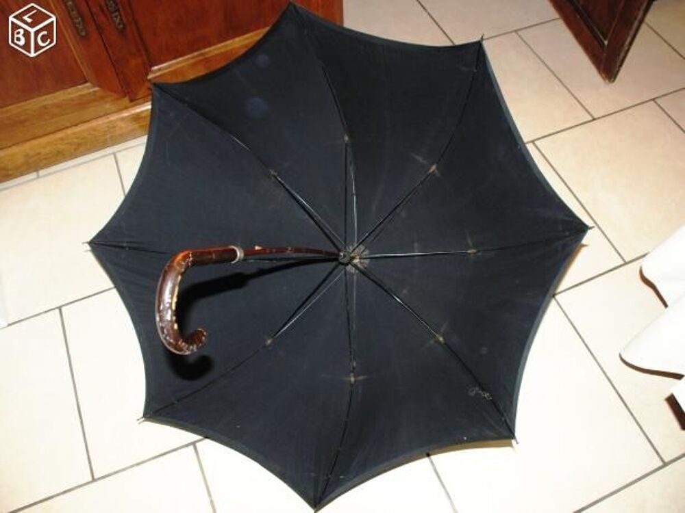 Ancien Parapluie noir vintage 