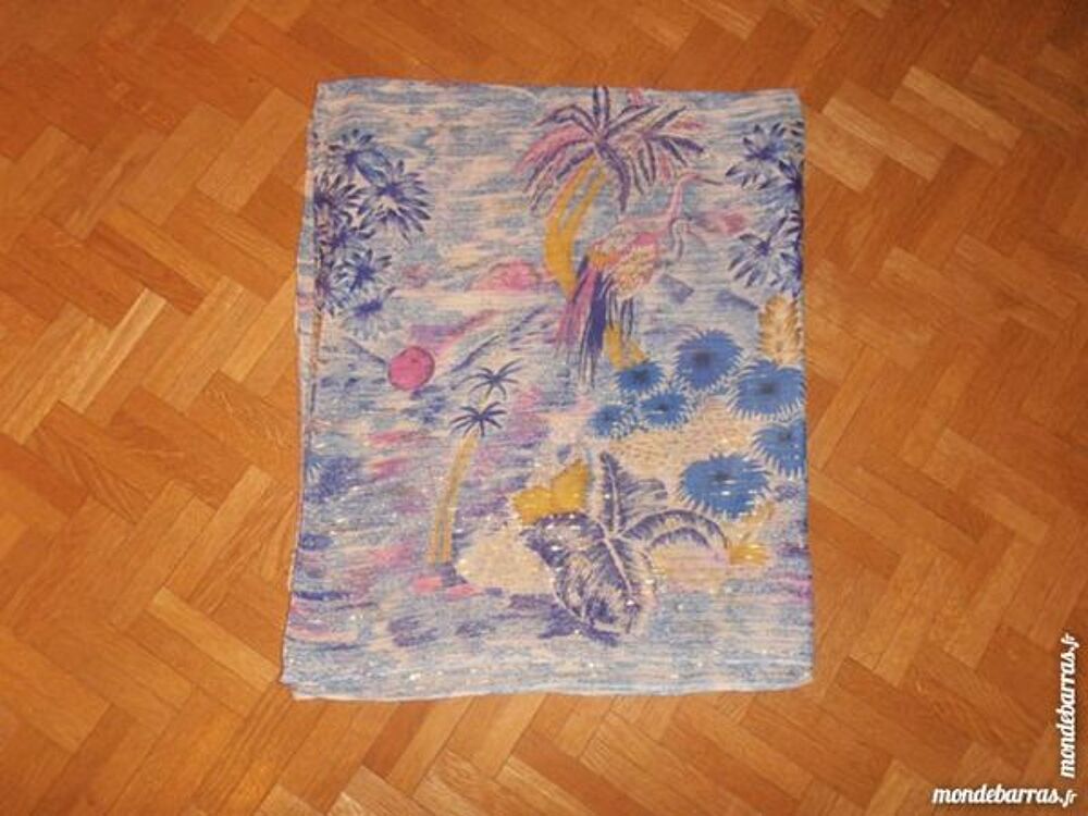 Par&eacute;o/foulard oiseaux Bijoux et montres