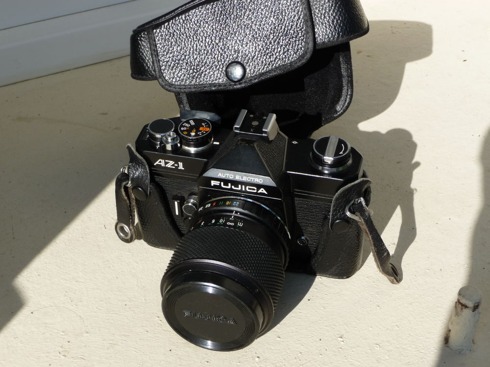 APPAREIL PHOTO ARGENTIQUE FUJICA AZ-1
Photos/Video/TV