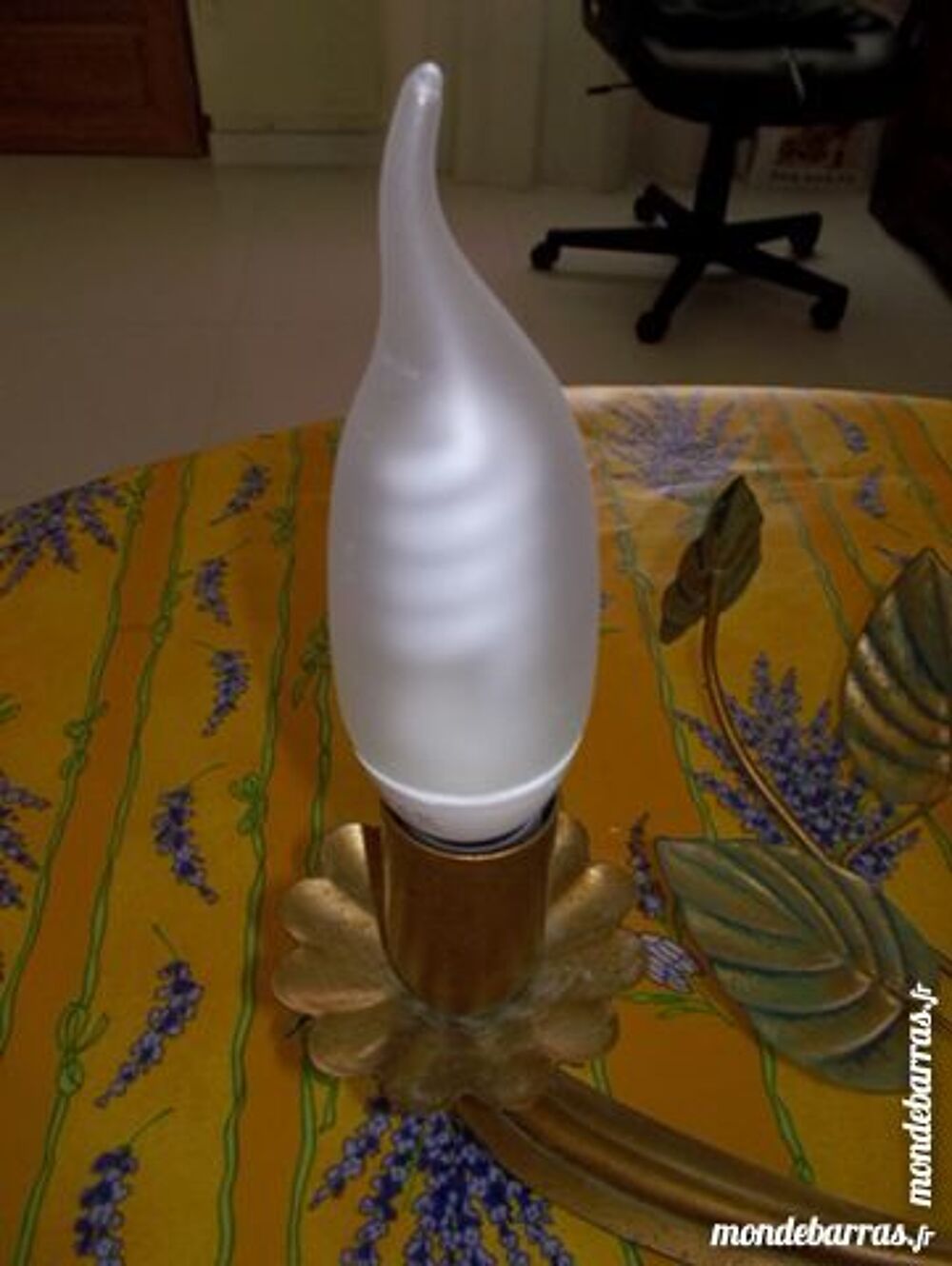 lustre 5x40w feuilles dor&eacute;es avec ampoules Décoration