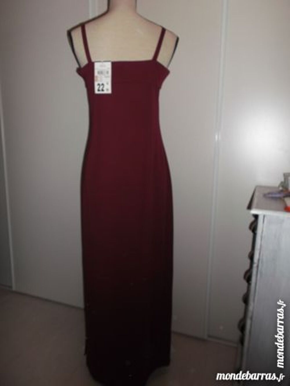 Robe bordeaux neuve T. 38/40 Vêtements