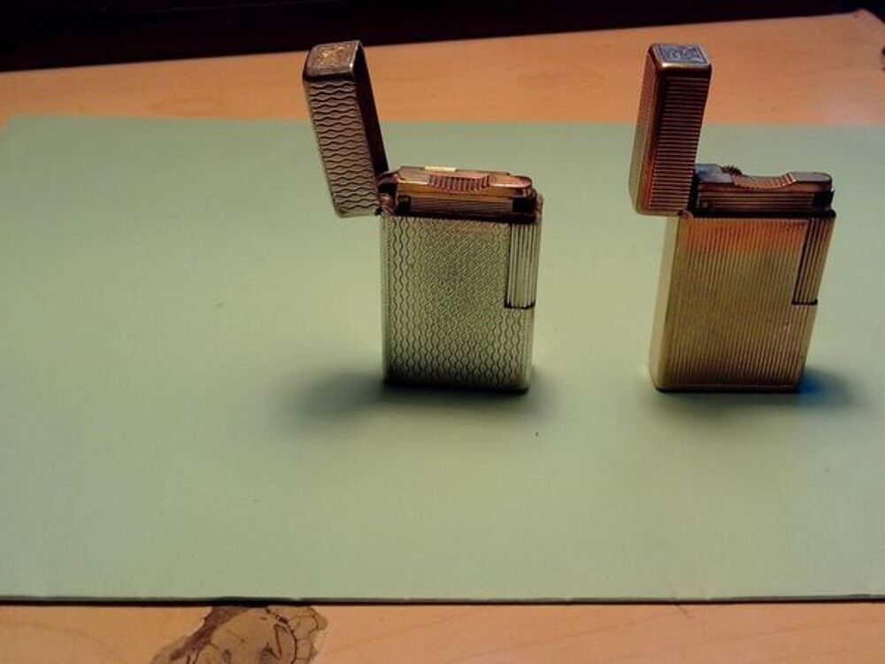 2 briquets DUPONT Bijoux et montres