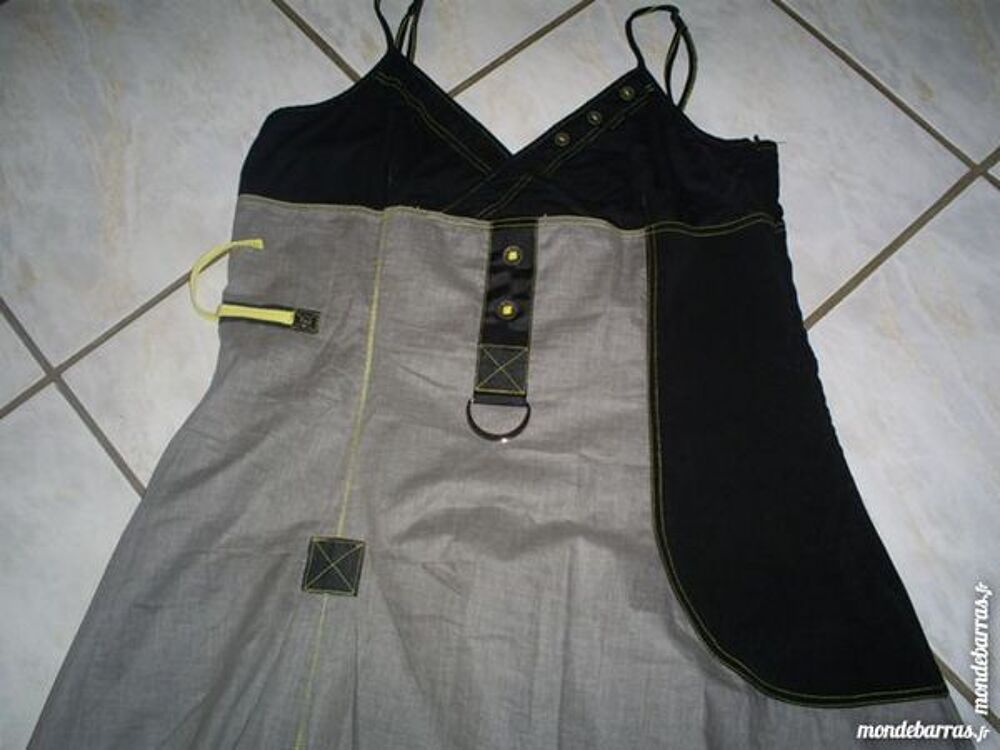 Robe FUNKY FRESH style LMV Taille 5 Vêtements