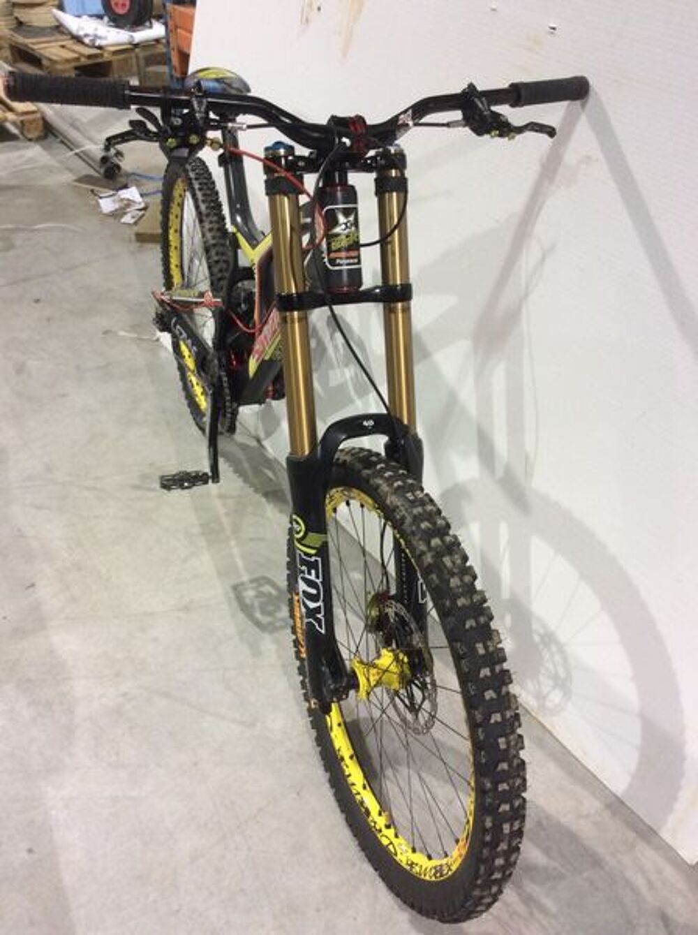 V10 Santacruz full carbon Vélos