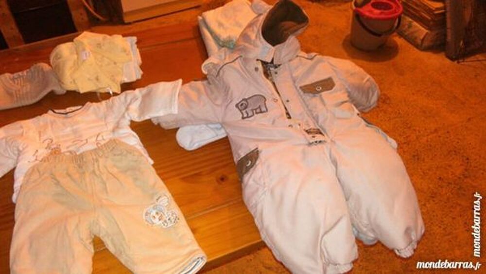 Nombreux v&ecirc;tements b&eacute;b&eacute; Vêtements enfants