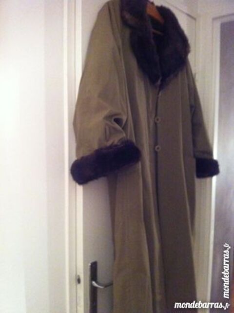 imperm�able femme de couleur kaki doubl� fourrure 300 Boulogne-Billancourt (92)