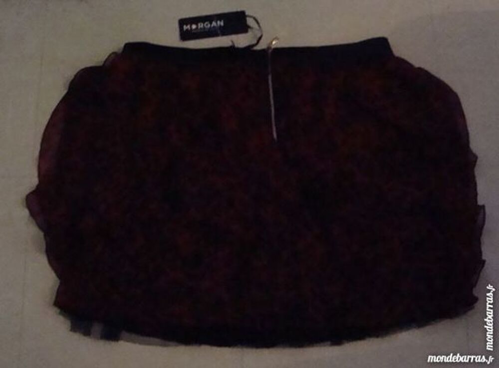 mini-jupe morgan rouge et noire neuve taille 42 Vtements