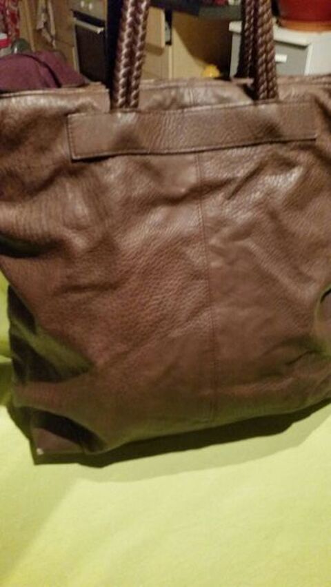 SACS A MAIN 10 Argonay (74)