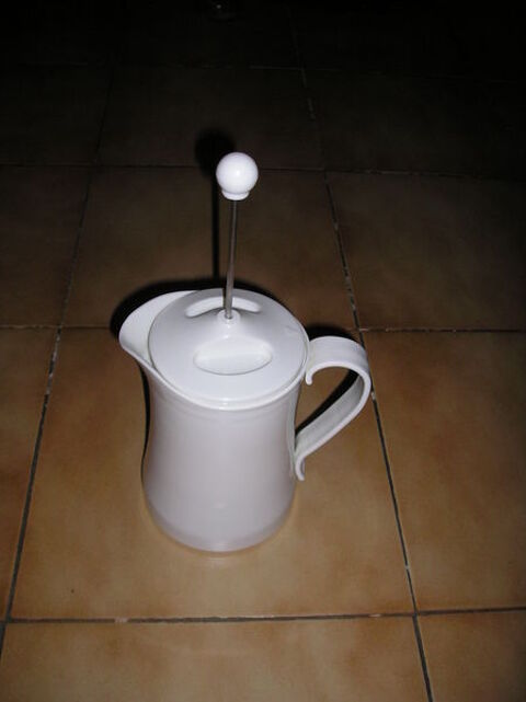 cafetière à pressoir- à l'ancienne 10 Septèmes-les-Vallons (13)