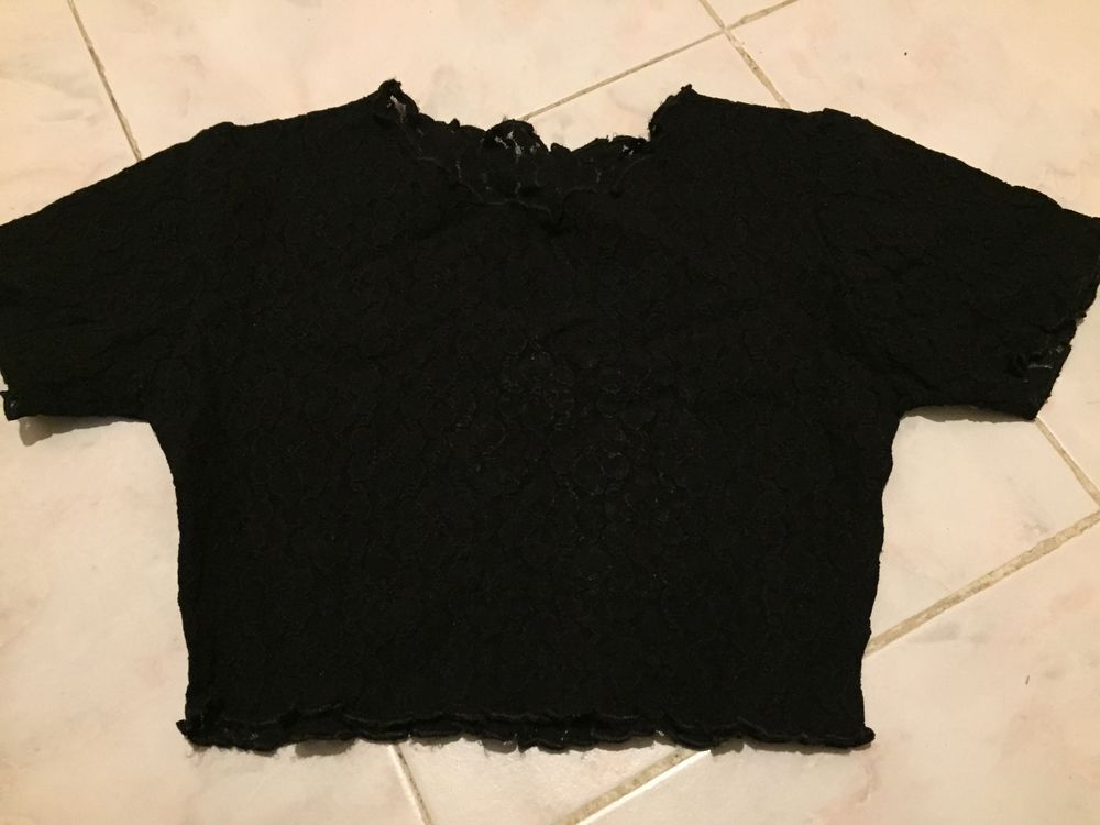 PETITS PULLS COURT DENTELLE NOIRE Vêtements