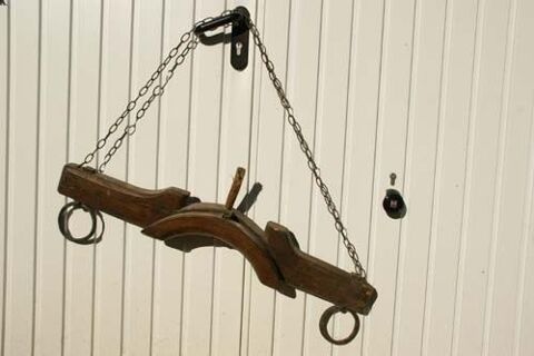 Joug ancien reconverti en lustre 30 Nieuil-l'Espoir (86)